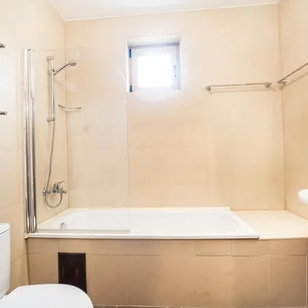 Host2u Mountain 2 Bedrooms - Fireplace * Μπάνσκο
