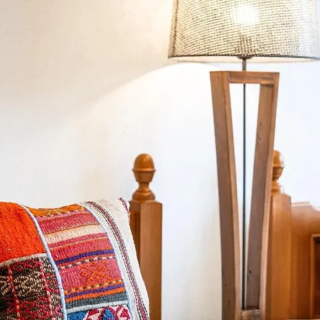 Host2u Mountain 2 Bedrooms - Fireplace Daire Bansko